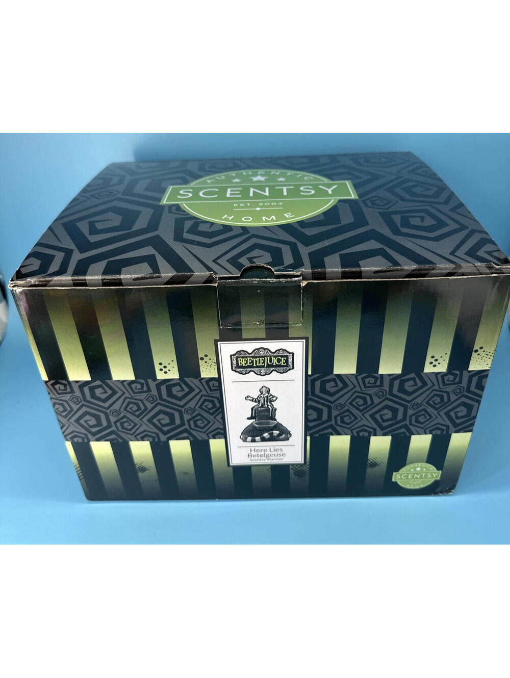 Scentsy Beetlejuice “Here Lies Beetlejuice” Warmer IN BOX Rare Sold Out